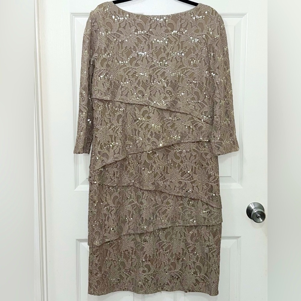 Ronni Nicole taupe tiered lace sequin 3/4 length sleeves bodycon formal Dress - Picture 2 of 4